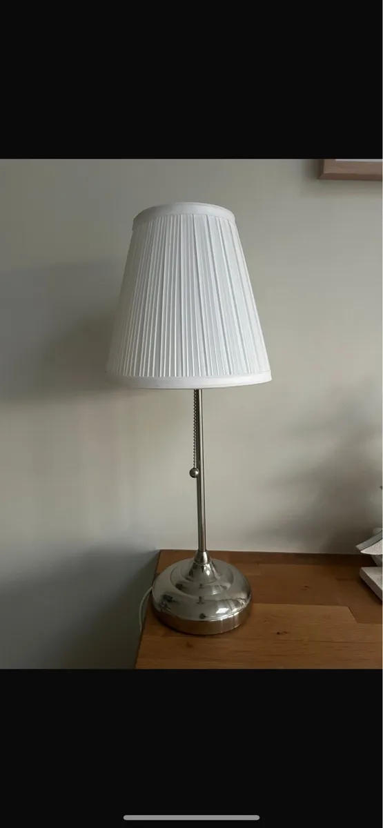 Lamps and tables - Image 2