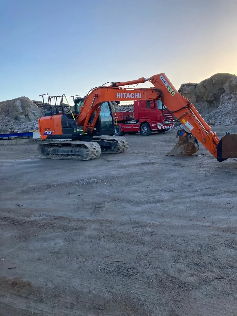 Hitachi 130 ZX-6 - Image 1