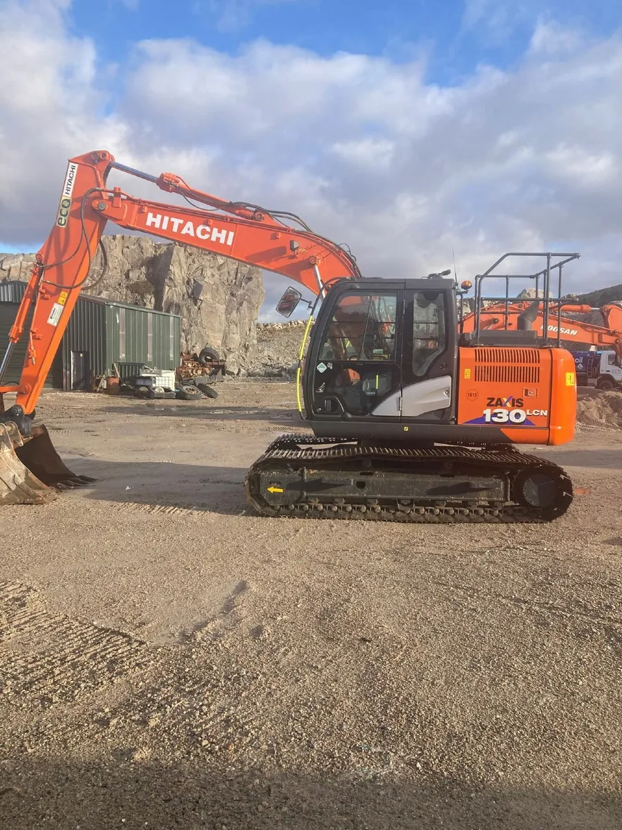 Hitachi 130 ZX-6 - Image 1