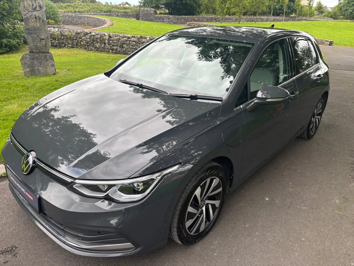 Volkswagen Golf GTE, PHEV Style Auto, great spec - Image 3