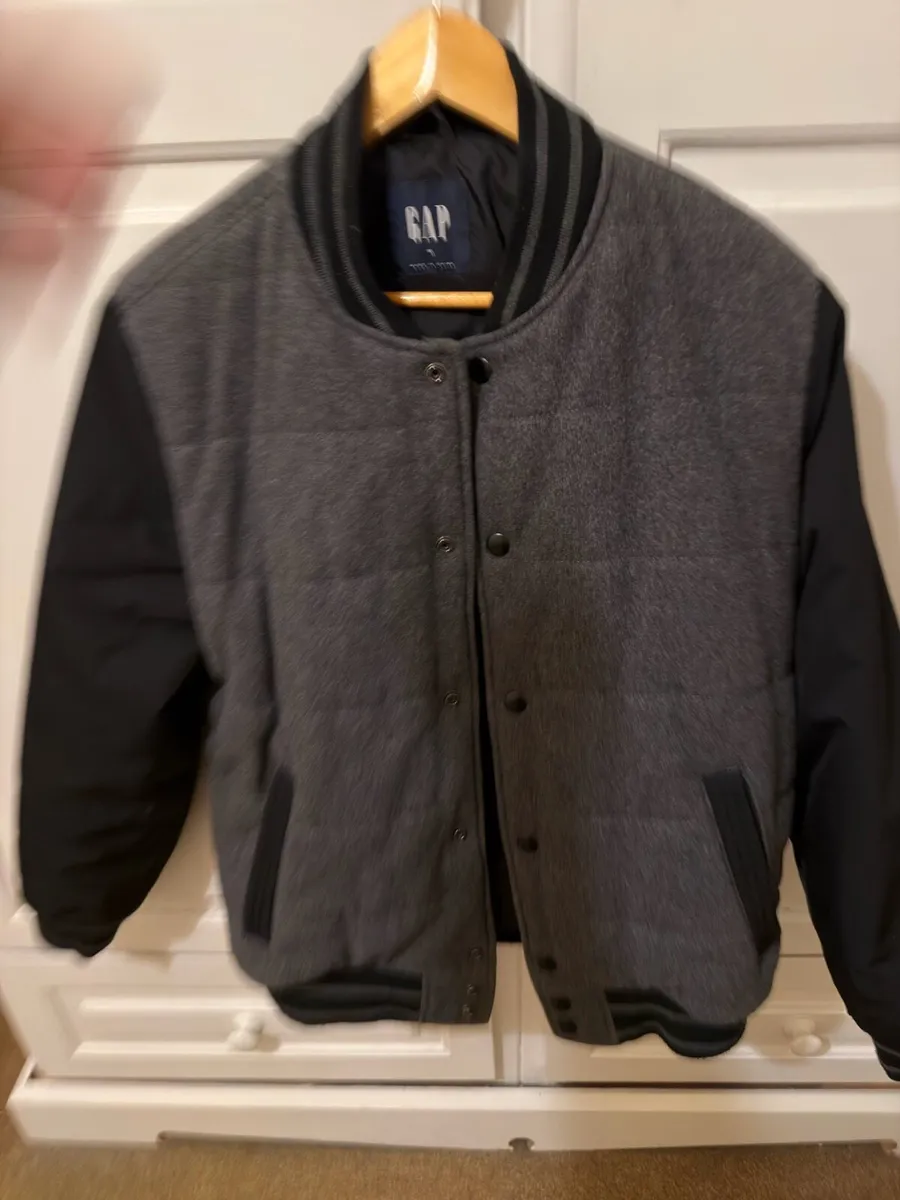 Clothes - Cork - Image 4