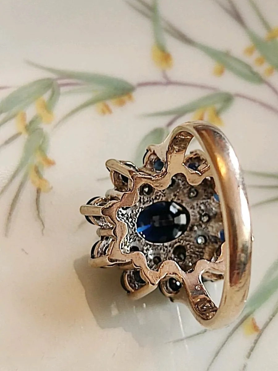 Vintage  9 CT Yellow Gold diamond rings - Image 2