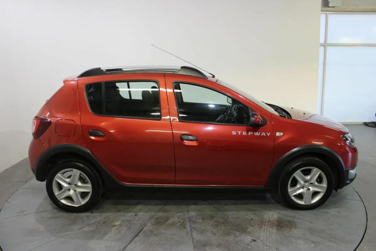 Dacia Sandero Stepway Signature 1.5 Diesel - Image 3