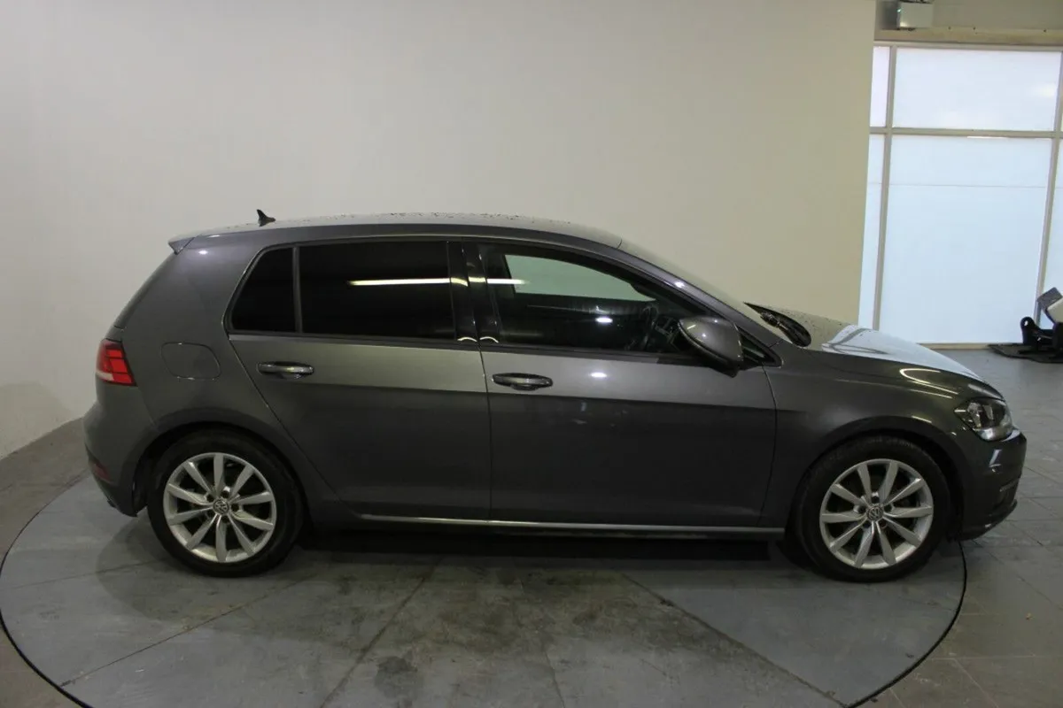 Volkswagen Golf Highline 1.0TSI M6F 5DR 110HP - Image 3