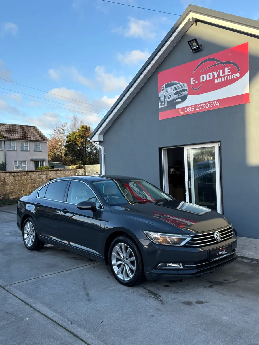 2017 Volkswagen Passat SE Business - Image 4