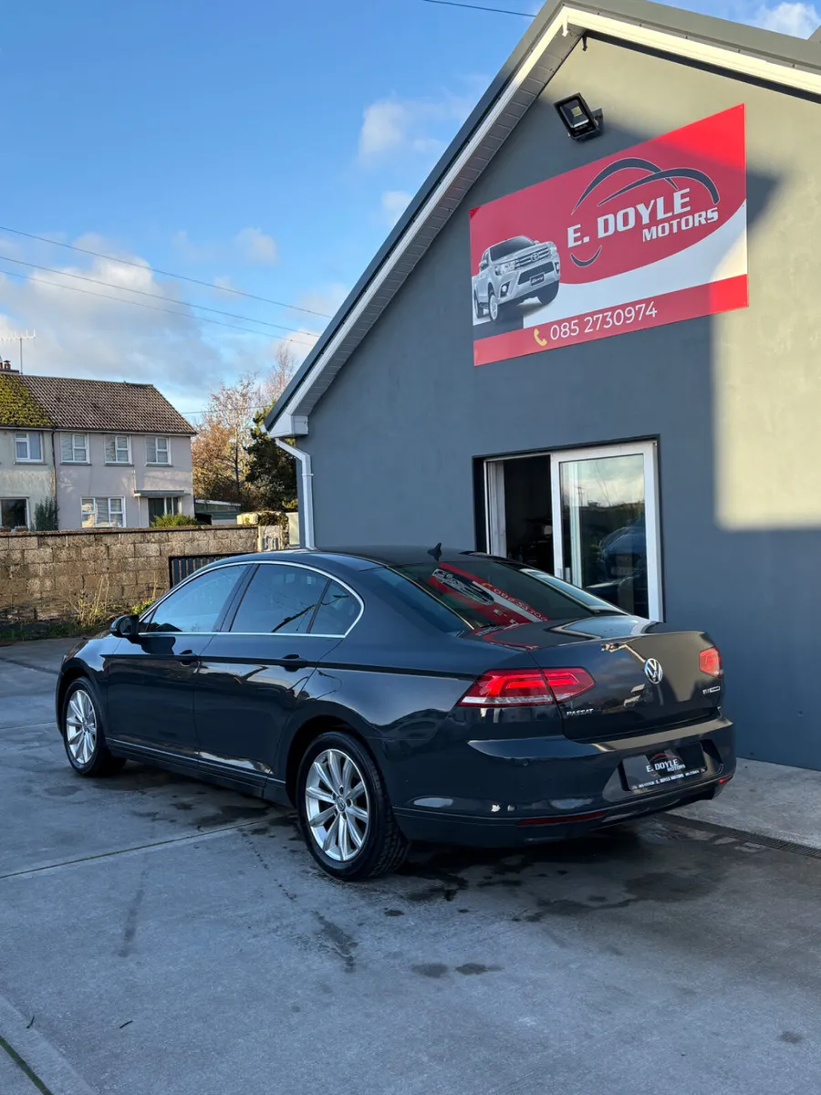 2017 Volkswagen Passat SE Business - Image 3