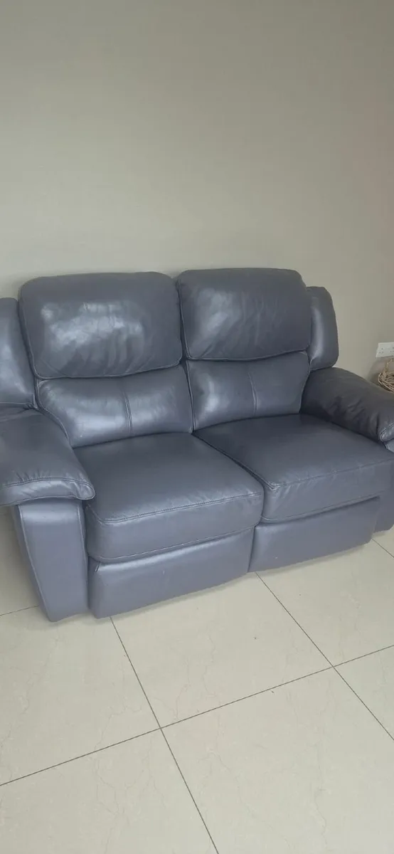 Leather recliner couches - Image 2