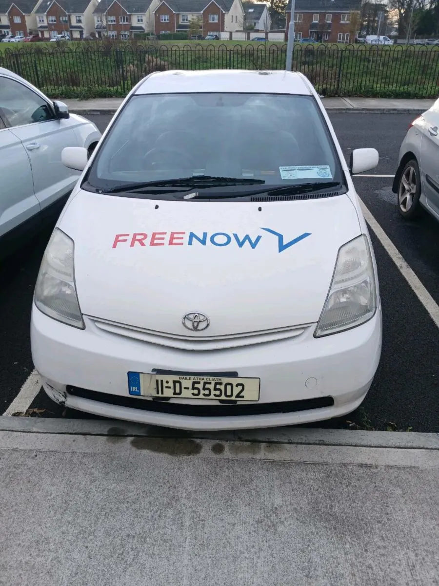 2011 Toyota prius 1.5 nct 01/26 tax 01/26 - Image 2