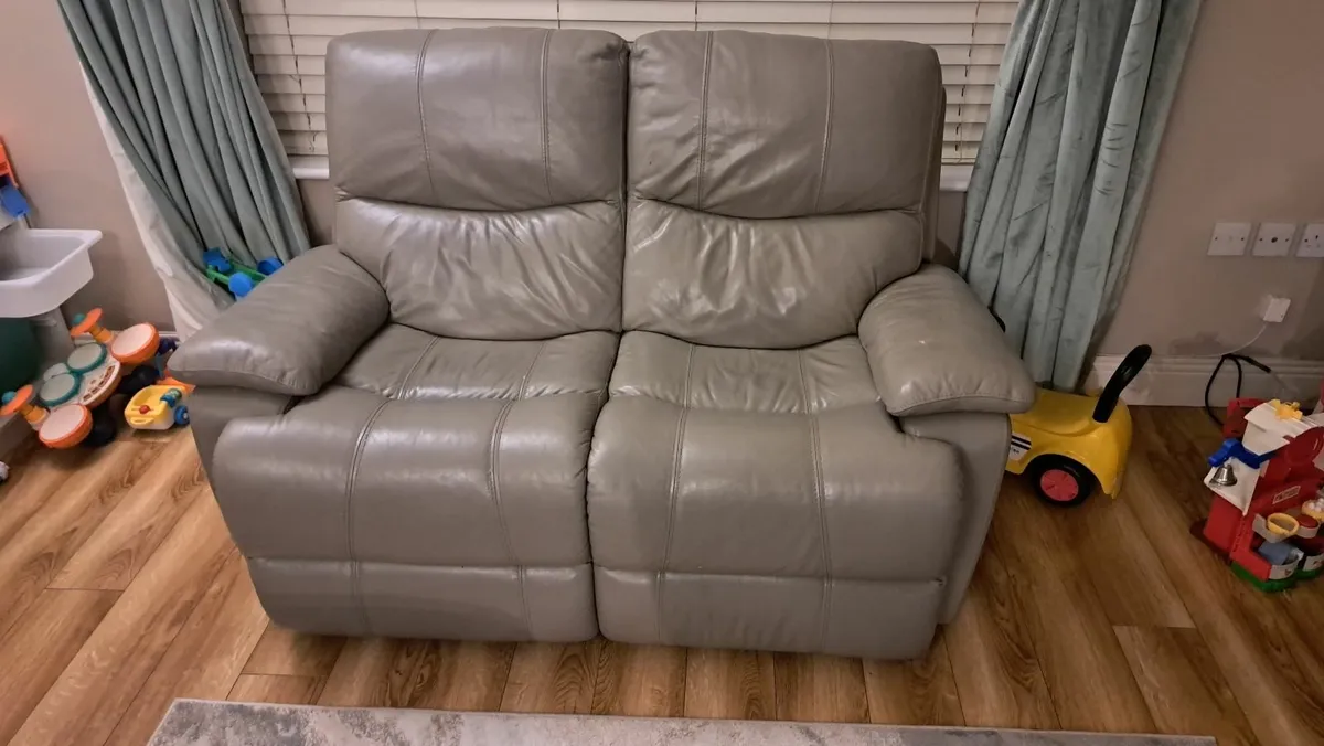 Leather recliner couches - Image 4