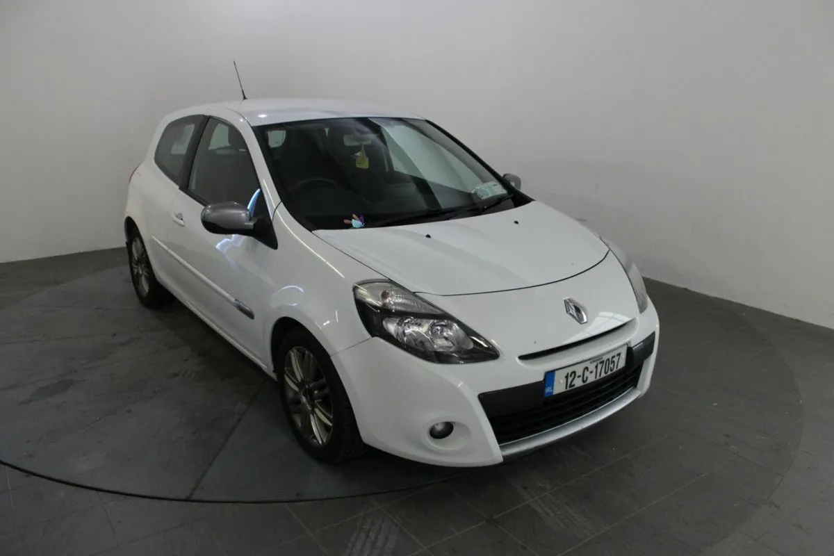 Renault Clio 1.2 Dynamique TOM TOM 3DR - Image 1