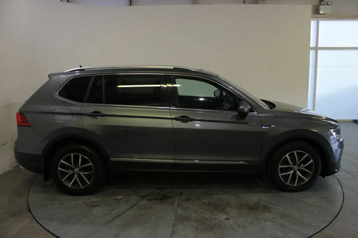 Volkswagen Tiguan Comfortline 2.0TDI M6F 150HP 5DR - Image 3