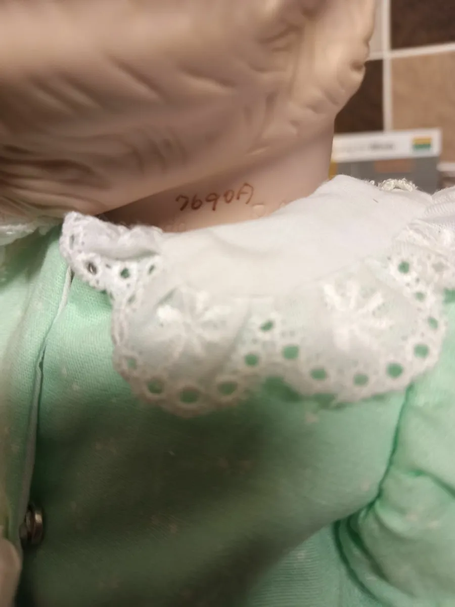 Porcelain doll - Image 3