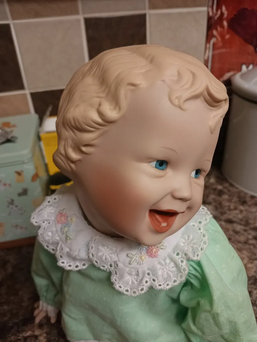 Porcelain doll - Image 2