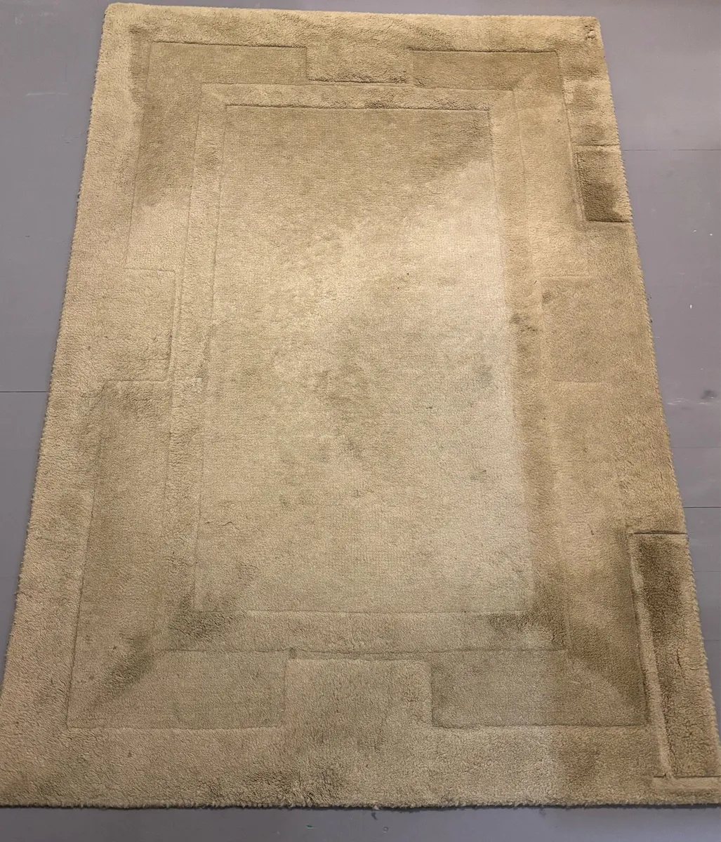 Green wooden rug - Image 1