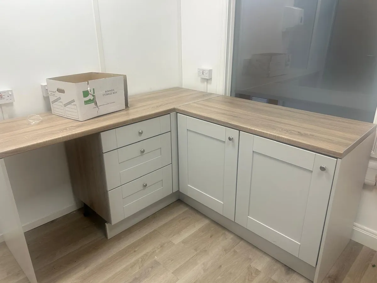 Brand new kitchen unit - Image 1