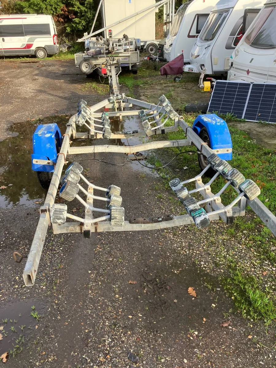 SNIPE MULTI ROLLER BOAT TRAILER SINGLE AXLE 1400KG - Image 1