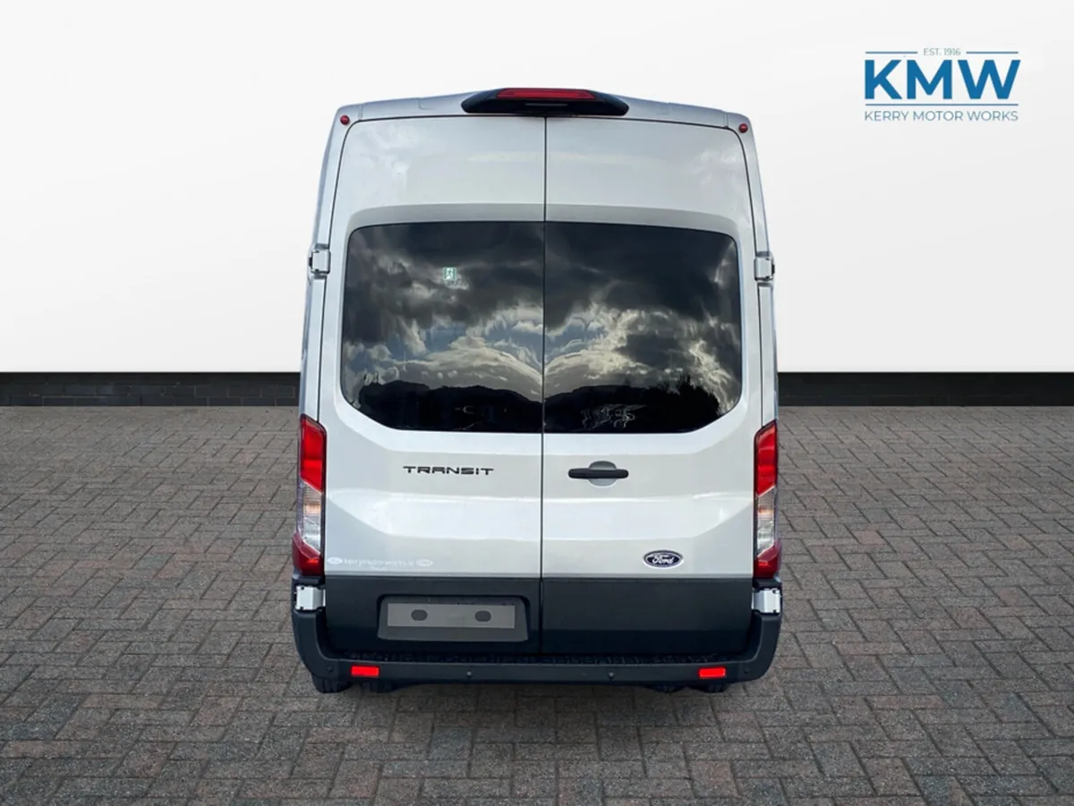 Ford Transit 17-Seat Bus Trend 165 BHP 10-Speed Au - Image 4