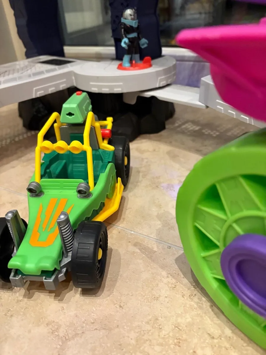 Imaginext Bat Cave - Image 3