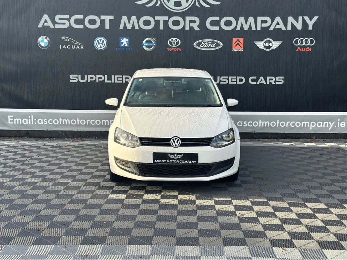 Volkswagen Polo Auto - Image 2
