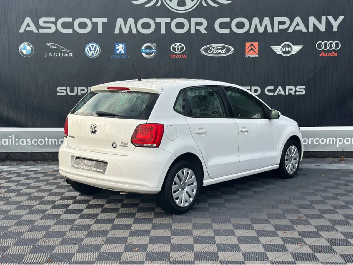 Volkswagen Polo Auto - Image 4