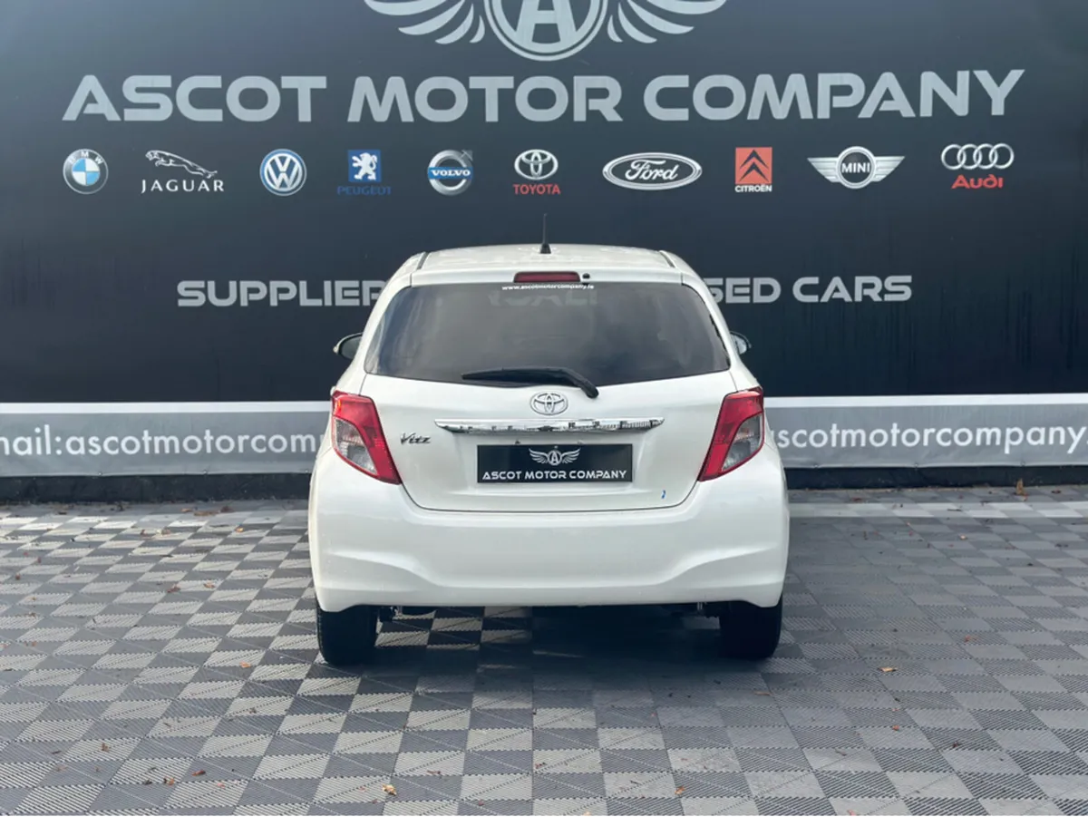 Toyota Vitz Auto - Image 4