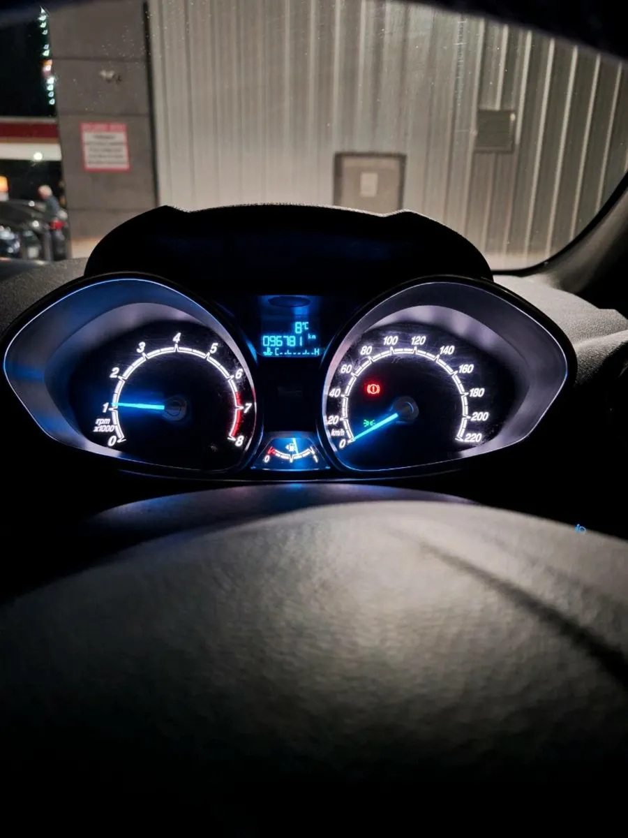 Ford fiesta - Image 4