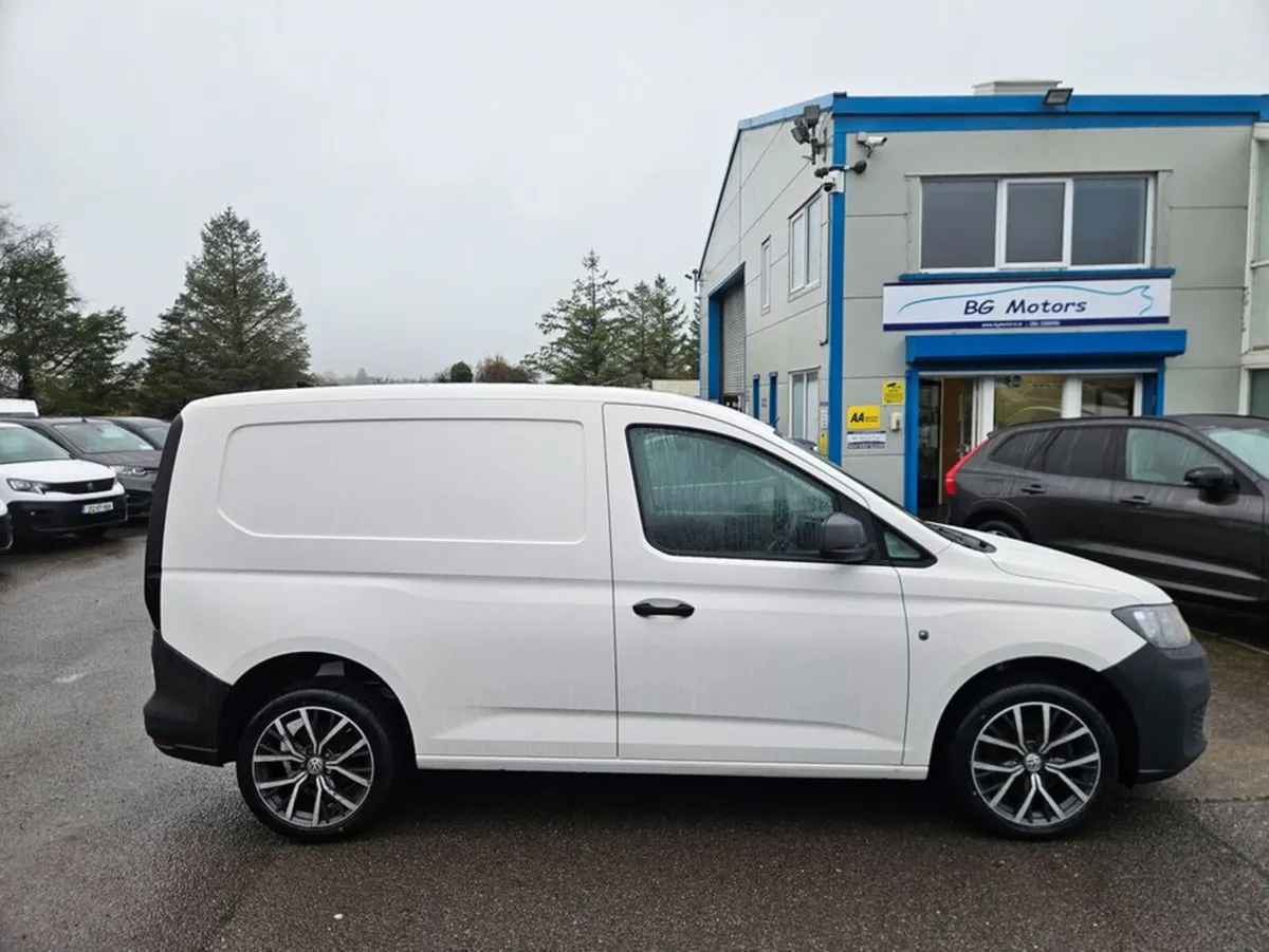 Volkswagen Caddy Cargo TDI 122HP A7F 5DR Auto - Image 4