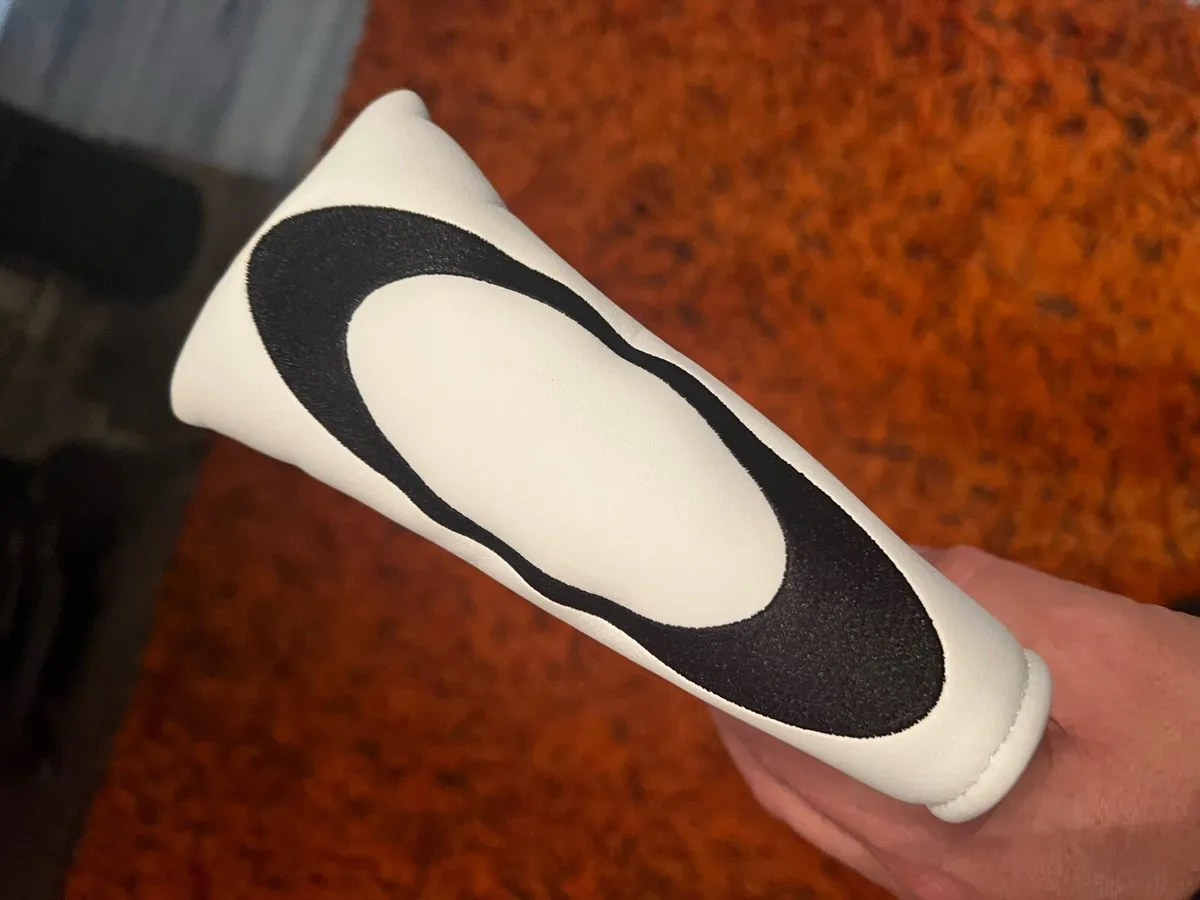 Oakley putter cover - Image 1