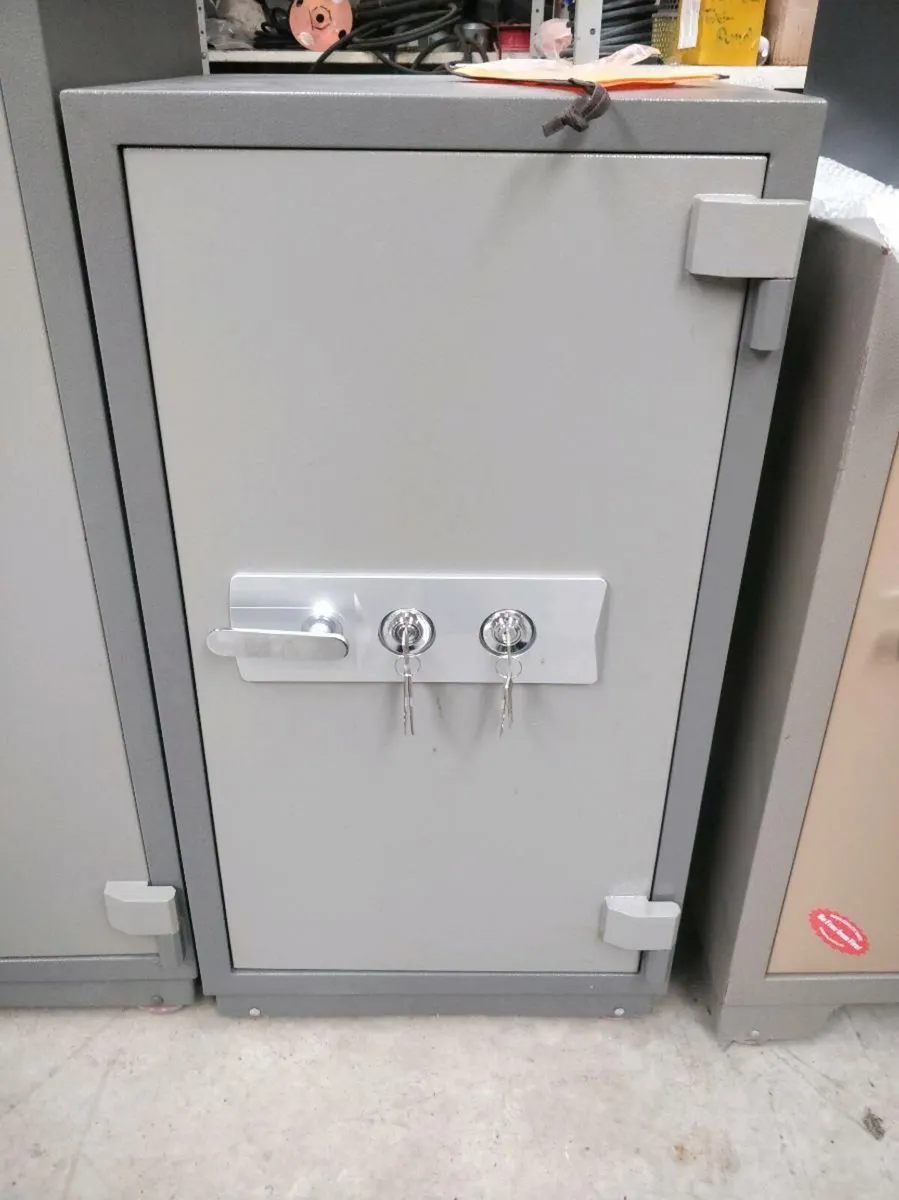 FireProof High Security Safe key locks - Image 1