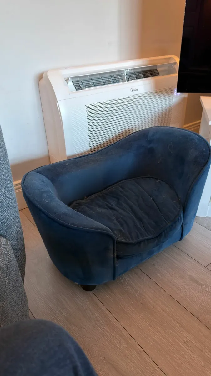 Dark blue dog couch - Image 1