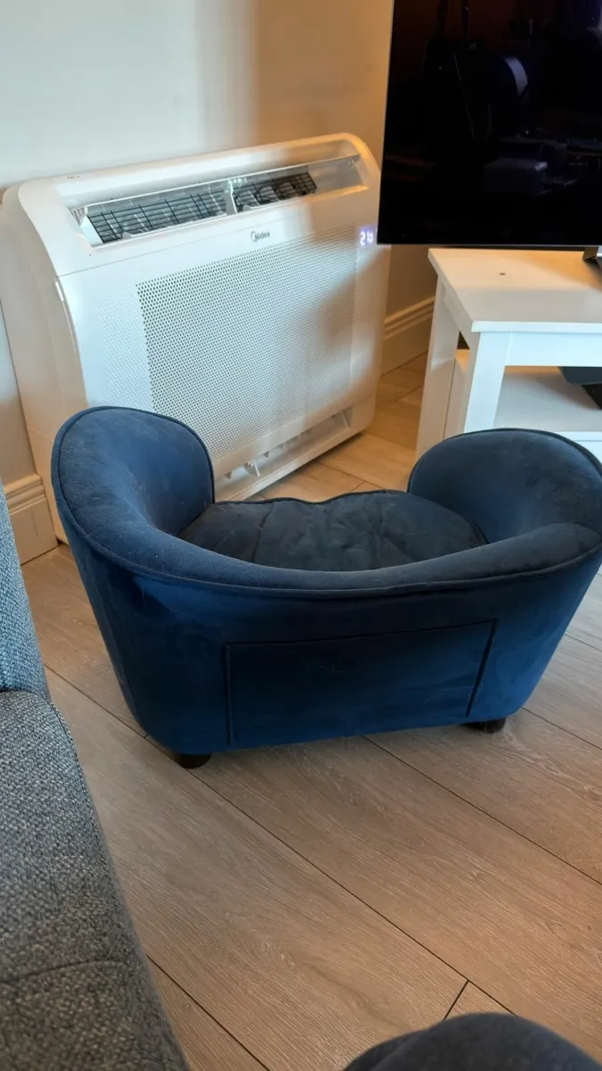 Dark blue dog couch - Image 2