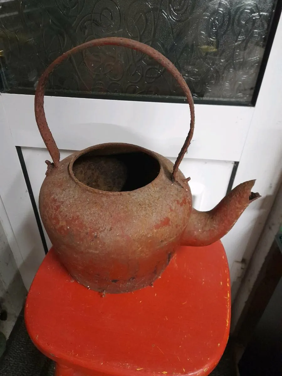 Old tea pot