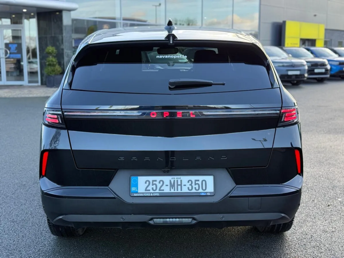 Opel Grandland GS-Line 1.2T Hybrid 136Ps  ** Ex De - Image 2