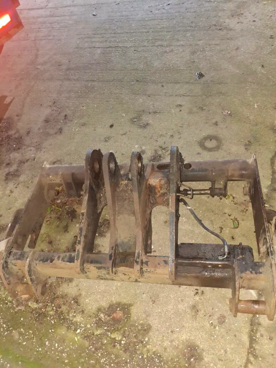 Jcb Q fit headstock - Image 2