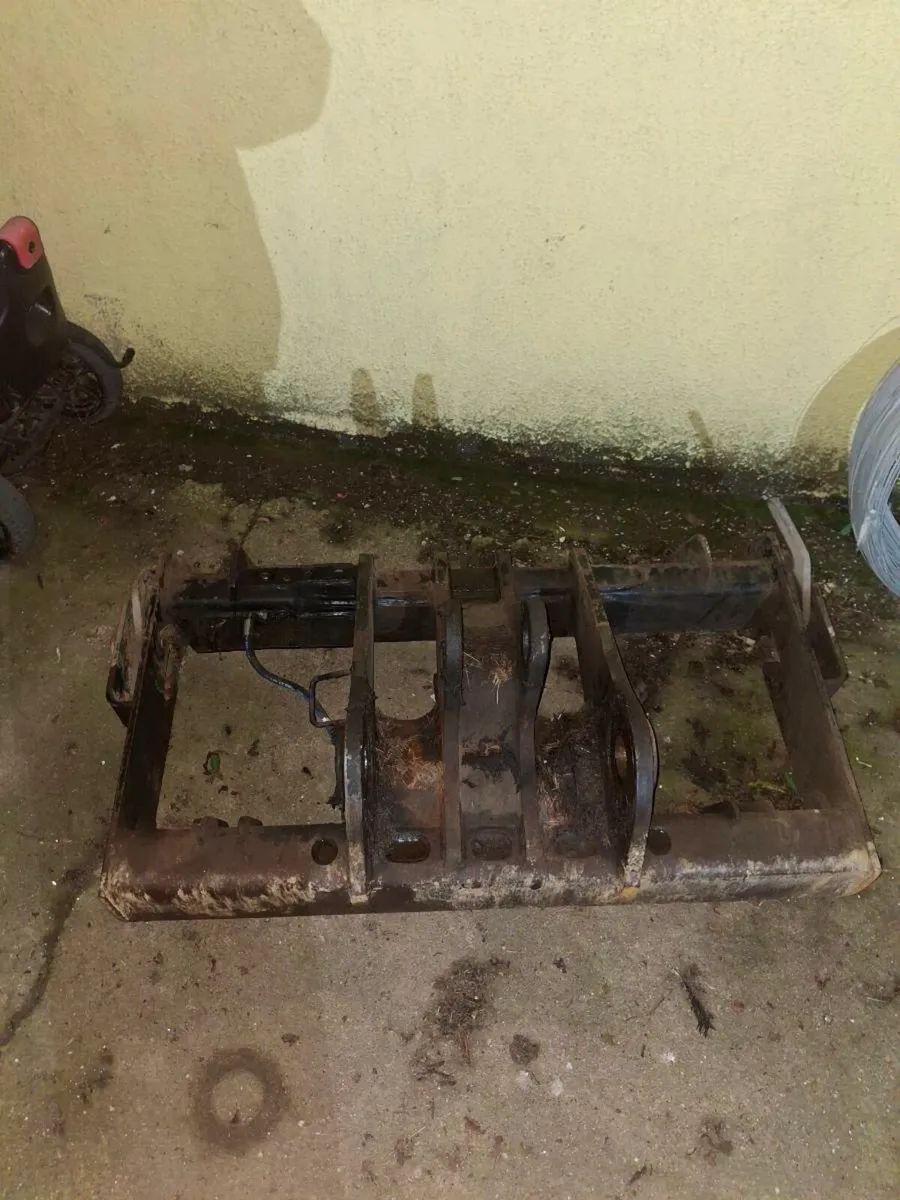 Jcb Q fit headstock - Image 4