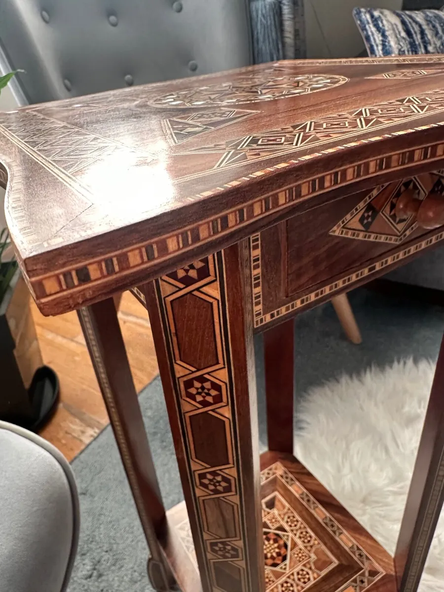 Antique mosaic table with mother pearl inlays - Image 3