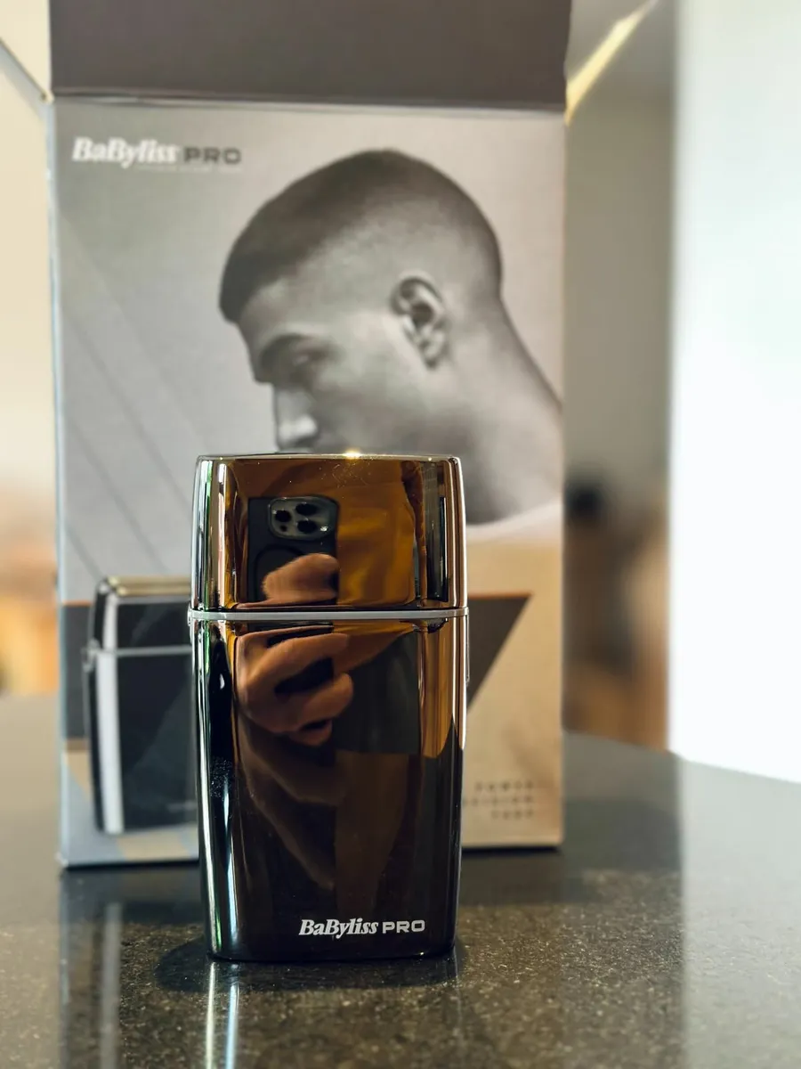 Babyliss Foil Shaver Titanium - Image 1