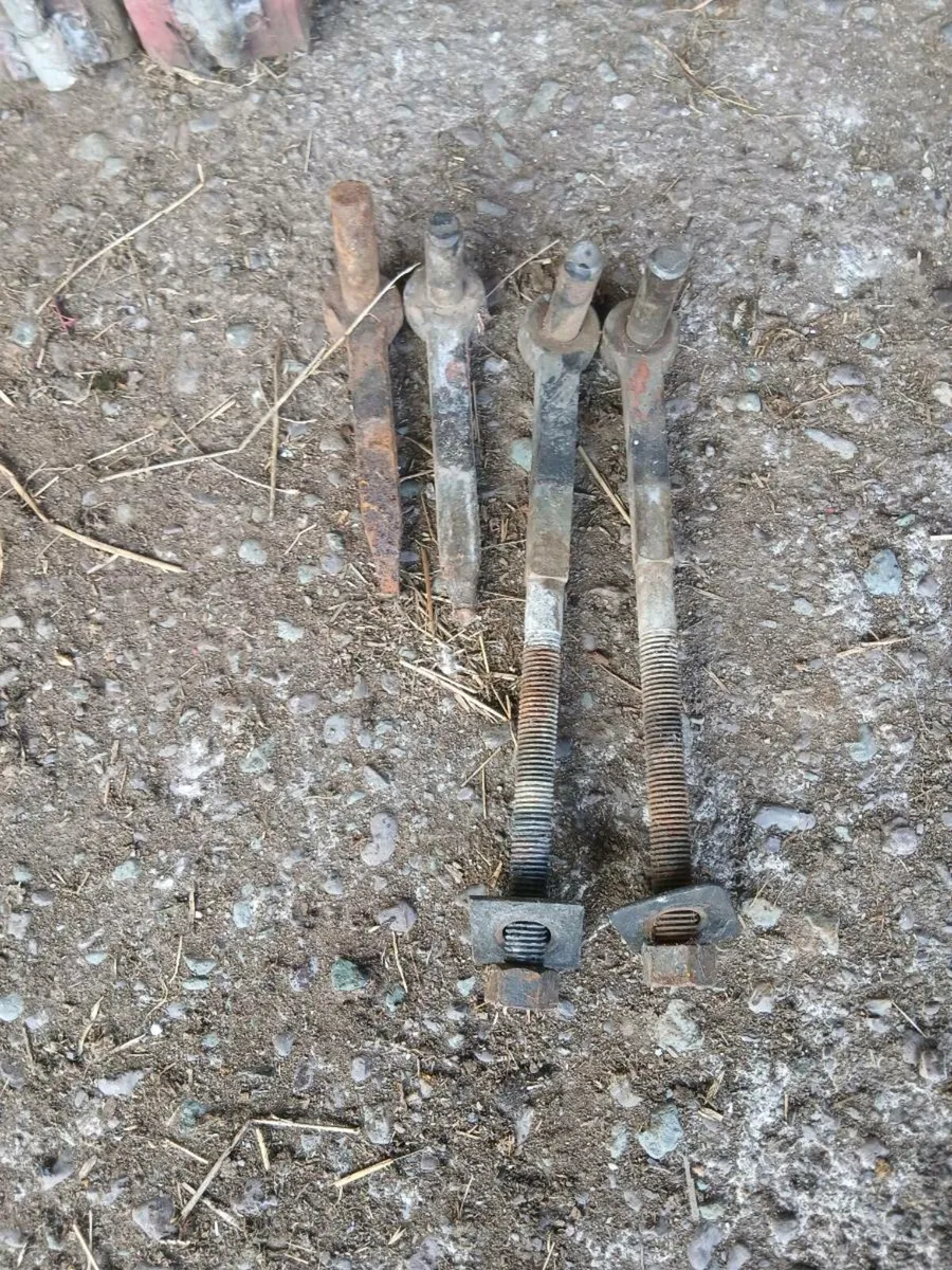 2x 7ft gates and hinges - Image 2