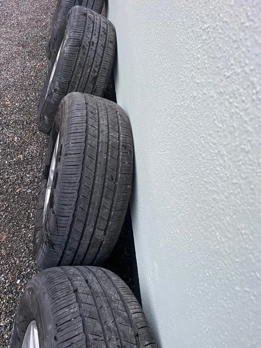 4 X 265/65 17” wheels for Toyota Landcruiser - Image 4