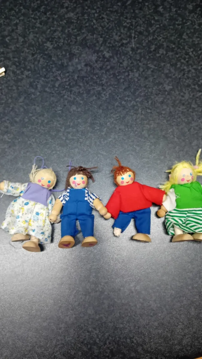 Melissa and Doug Wooden Doorbell house - Image 2