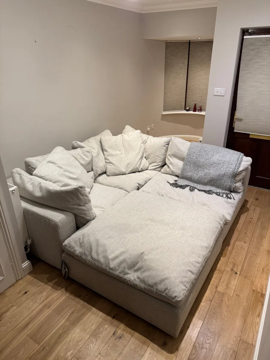 Michael Murphy - Cloud Sofa - Image 3