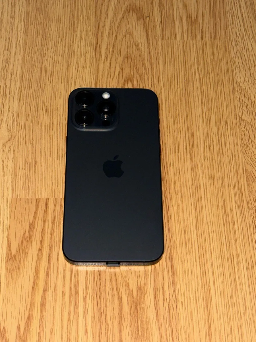 iPhone 15 Pro Max Black 256GB Unlocked MINT - Image 3