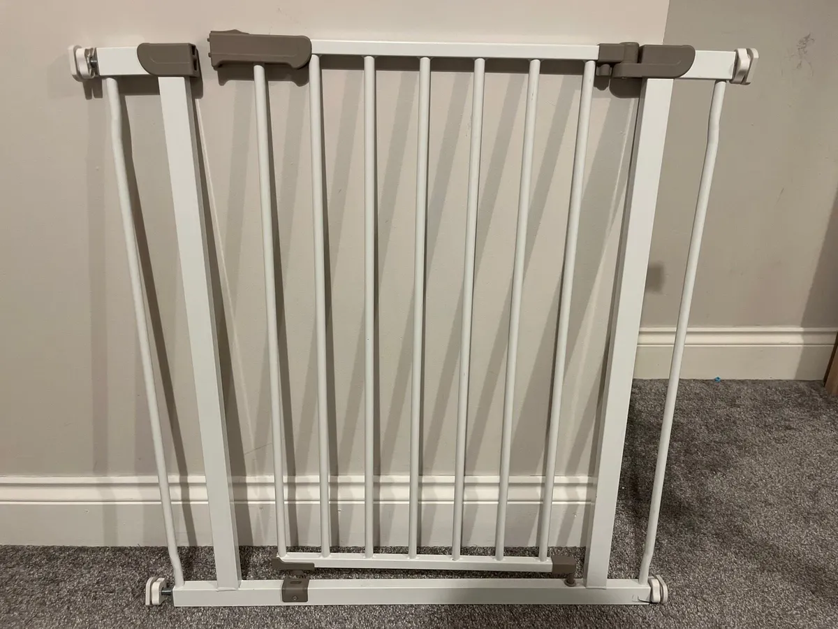 Safety gate for child