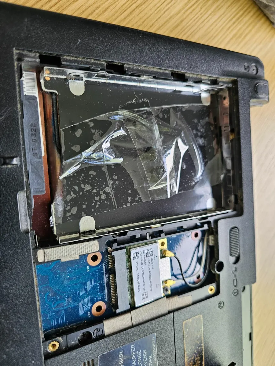 Laptop Toshiba NB250 Netbook Spares or repair - Image 2