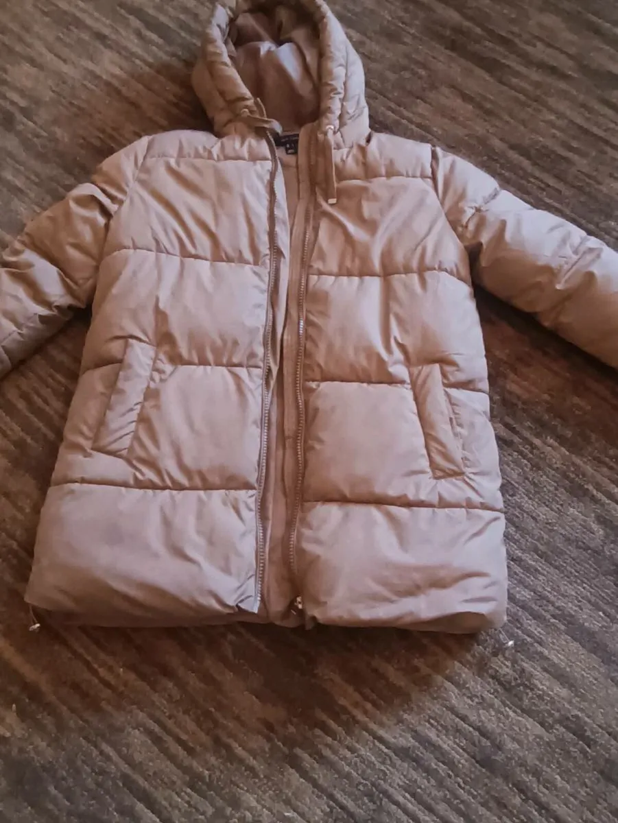 Ladies coats all like new , 5euro each - Image 2