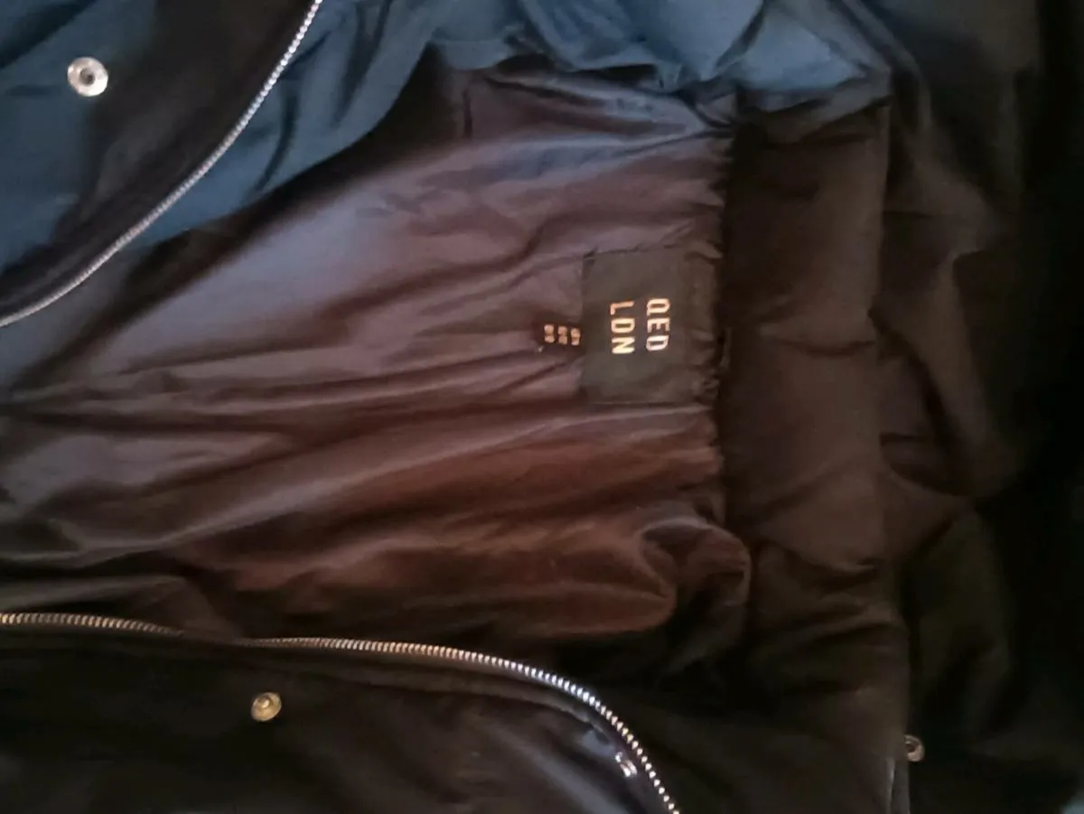 Ladies coats all like new , 5euro each - Image 4