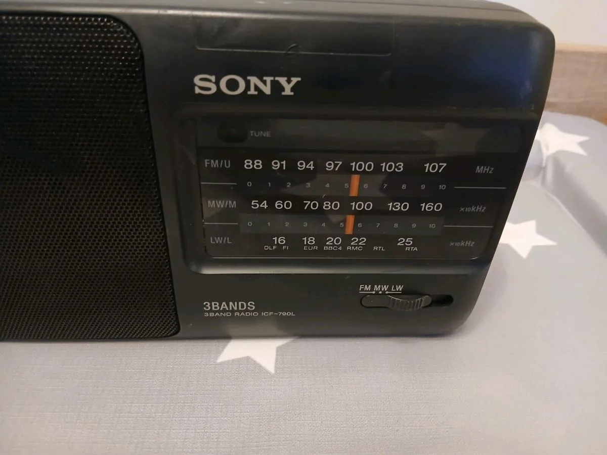 Sony radio - Image 3