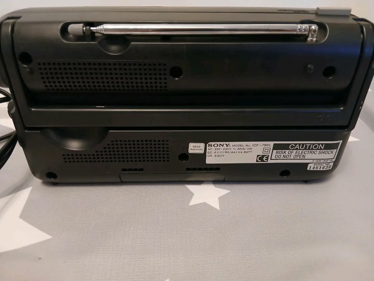 Sony radio - Image 4