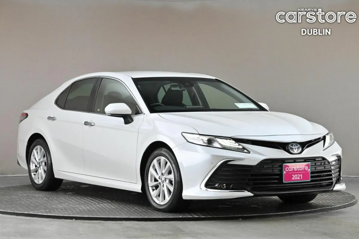 Toyota Camry 2.5 HYBRID **REVERSE CAM**PEARL PAINT - Image 1