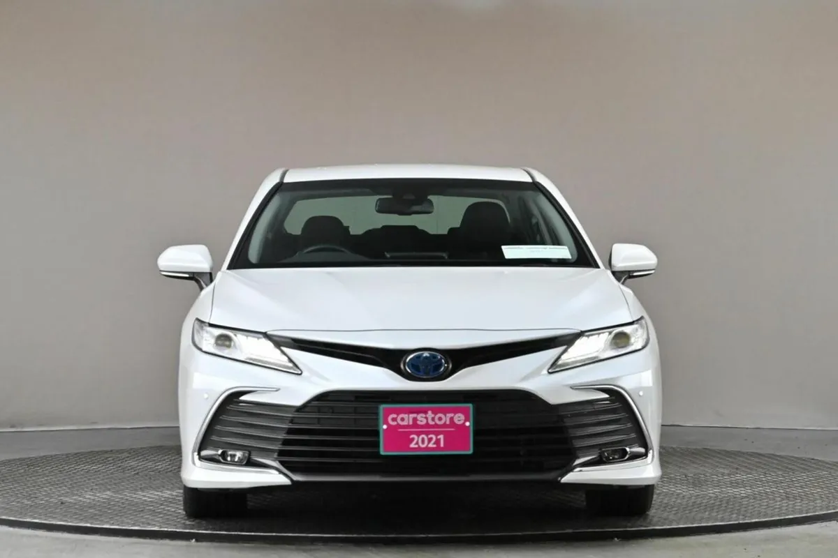 Toyota Camry 2.5 HYBRID **REVERSE CAM**PEARL PAINT - Image 2